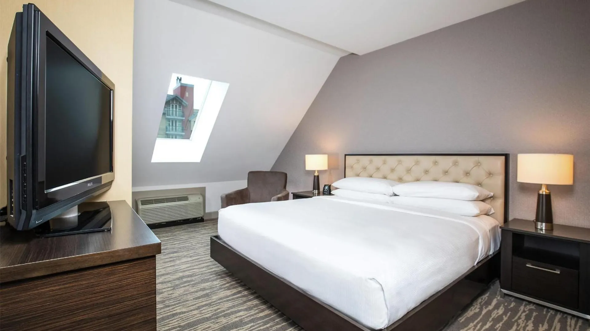 Hilton Whistler Resort & Spa 5*,