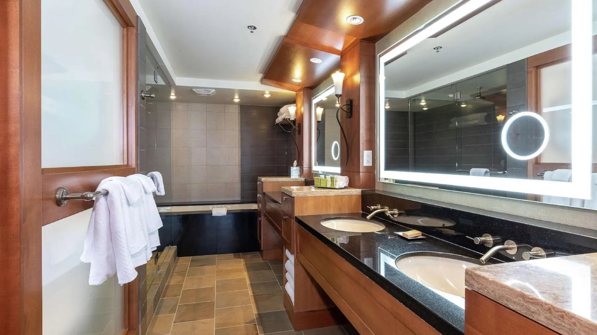 *****  Hilton Whistler Resort & Spa Canada