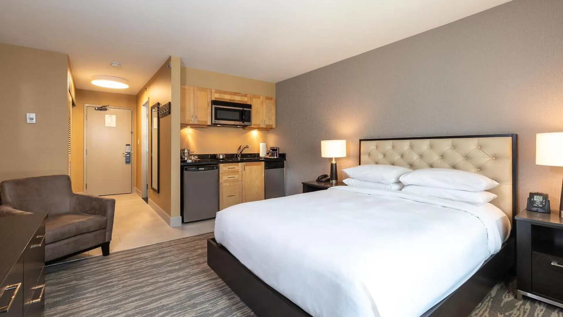 Hilton Whistler Resort & Spa 5*,